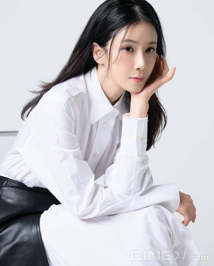 Tìm đâu ra người thứ 2 đầu tóc tả tơi vẫn đẹp tê tái như Hoa hậu này, nhìn cận mặt mà muốn thở oxi gấp- Ảnh 7. Tìm đâu ra người thứ 2 đầu tóc tả tơi vẫn đẹp tê tái như Hoa hậu này, nhìn cận mặt mà muốn thở oxi gấp- Ảnh 7.