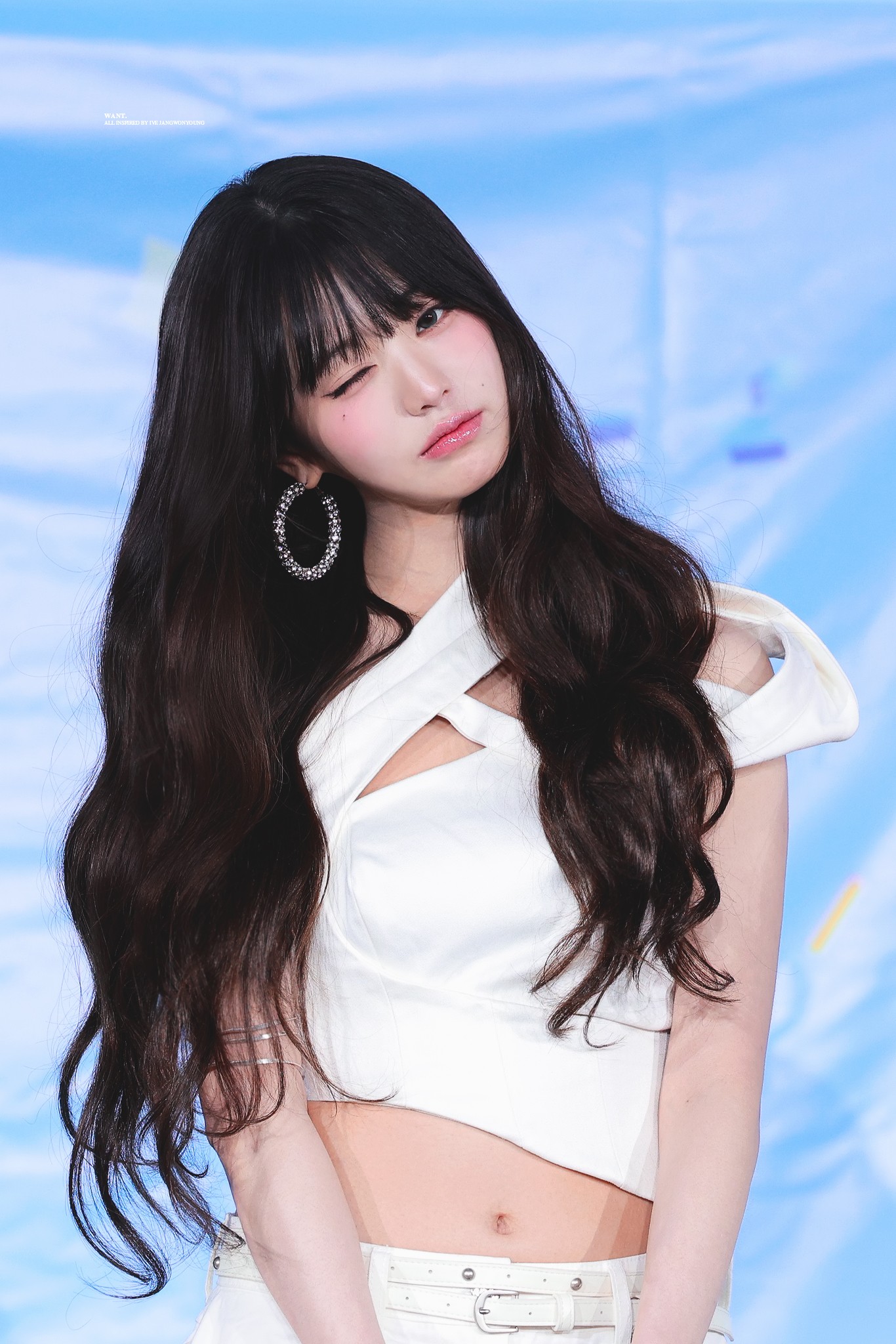 3 giây bị "quăng mic" khiến công chúa Kpop giật thót tim- Ảnh 7.