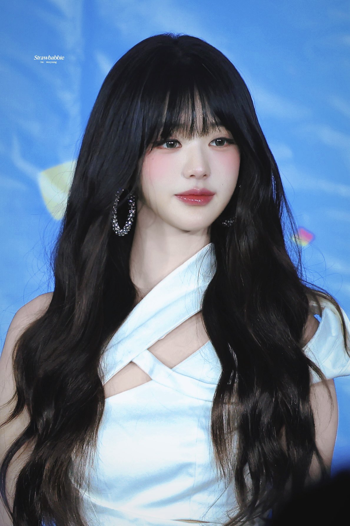 3 giây bị "quăng mic" khiến công chúa Kpop giật thót tim- Ảnh 6.