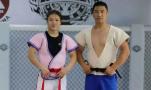 Thách thức 'Vua kungfu', cao thủ MMA bị đấm gục sau 42 giây- Ảnh 4. Thách thức 'Vua kungfu', cao thủ MMA bị đấm gục sau 42 giây- Ảnh 4.