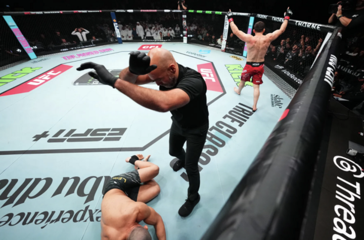 Thách thức 'Vua kungfu', cao thủ MMA bị đấm gục sau 42 giây- Ảnh 3. Thách thức 'Vua kungfu', cao thủ MMA bị đấm gục sau 42 giây- Ảnh 3.