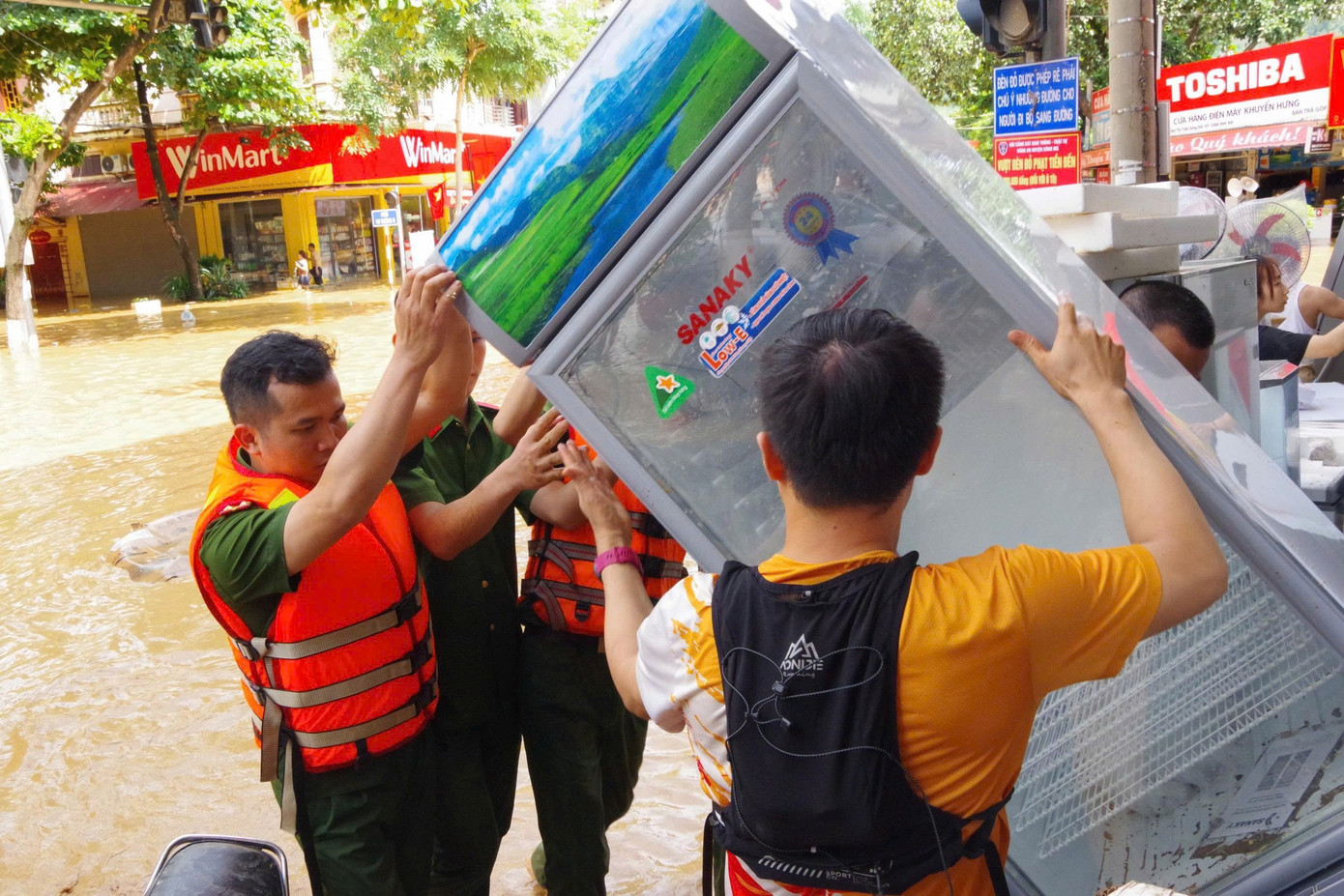 Hình ảnh xã Sông Mã ngập đục ngầu trong trận lũ lịch sử- Ảnh 7.