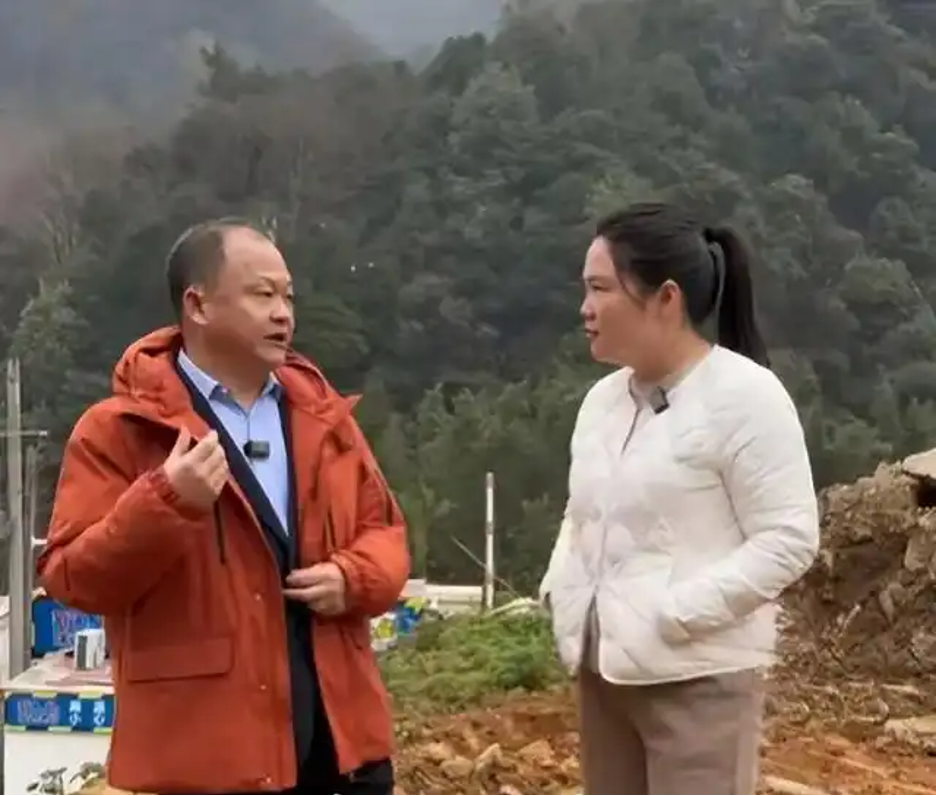 Tay trắng làm nên “vàng ròng”, doanh nhân chi 36 tỷ đồng xây biệt thự 600m2 to nhất làng báo hiếu bố mẹ: Choáng với bàn ghế 3 tỷ, giường hơn 1 tỷ- Ảnh 8. Tay trắng làm nên “vàng ròng”, doanh nhân chi 36 tỷ đồng xây biệt thự 600m2 to nhất làng báo hiếu bố mẹ: Choáng với bàn ghế 3 tỷ, giường hơn 1 tỷ- Ảnh 8.