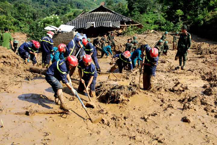 Lũ quét kinh hoàng ở Điện Biên: Tìm thấy thi thể hai anh em ruột bị vùi lấp- Ảnh 1.