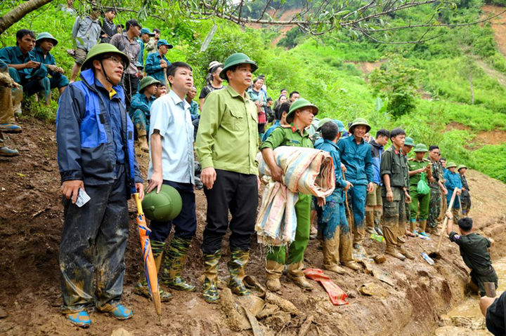 Lũ quét kinh hoàng ở Điện Biên: Tìm thấy thi thể hai anh em ruột bị vùi lấp- Ảnh 2.