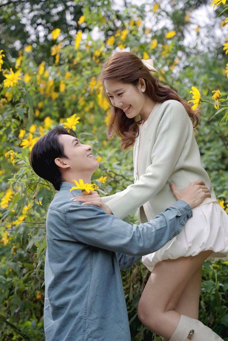 Phim Việt 18+ gây sốc với cảnh nóng khét lẹt: Bạo đến mức ai cũng bức thở, cặp chính đẹp đôi nhất nhì Vbiz- Ảnh 9. Phim Việt 18+ gây sốc với cảnh nóng khét lẹt: Bạo đến mức ai cũng bức thở, cặp chính đẹp đôi nhất nhì Vbiz- Ảnh 9.