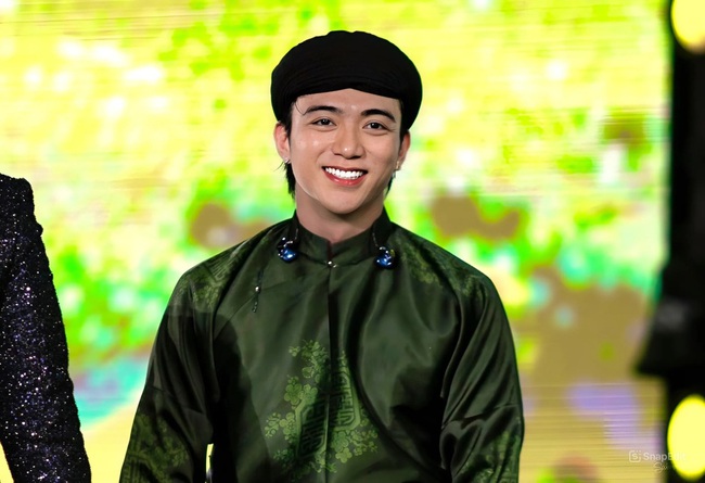 Em bé xuất hiện trên VTV 25 năm trước hiện là sao Việt đình đám: Từng ôm mẹ khóc để khỏi đi học, 15 năm theo học trường xịn- Ảnh 2.