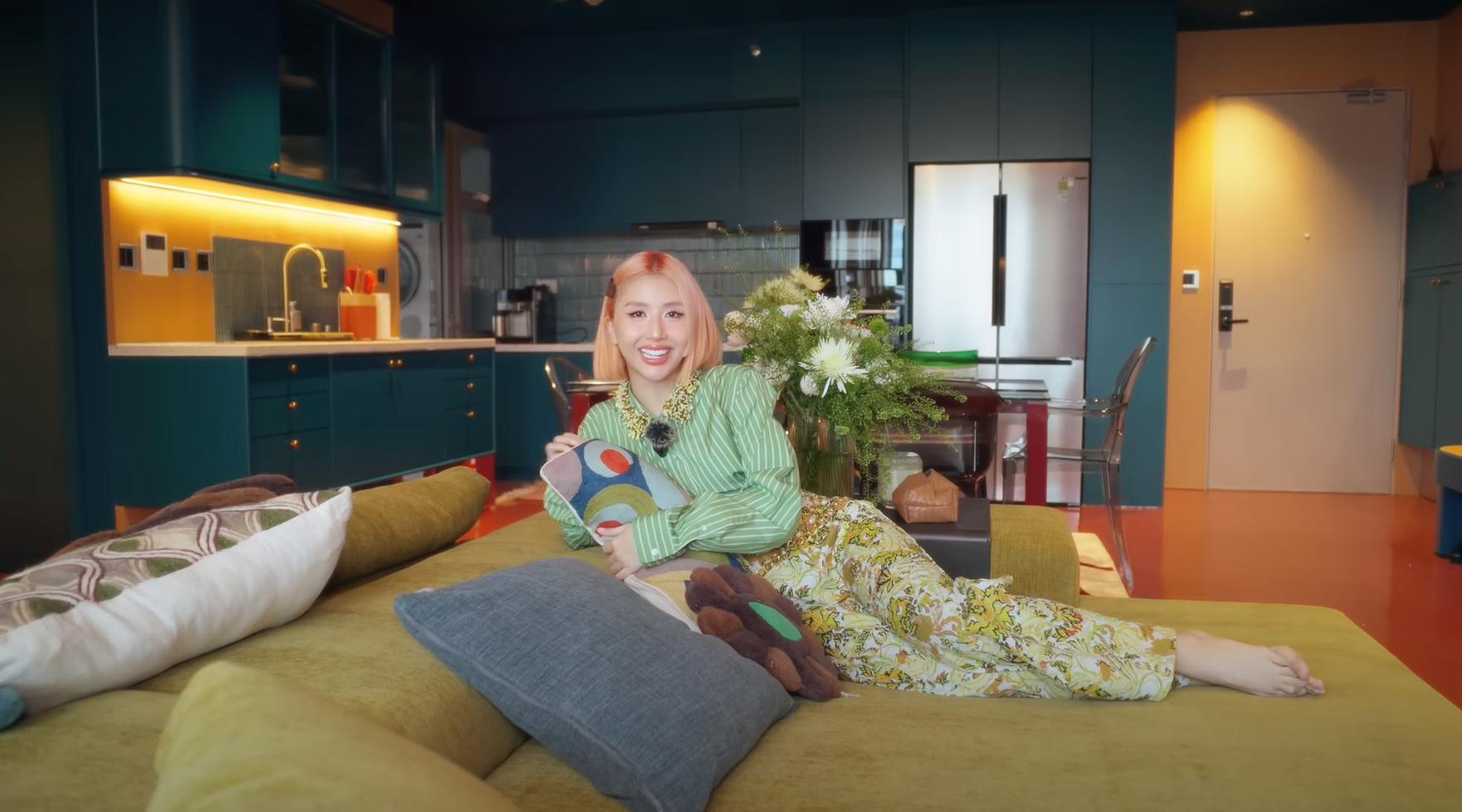 Dân mạng “khóc thuê” khi Quỳnh Anh Shyn bán penthouse 12 tỷ, giờ quay xe khi thấy cô khoe nhà mới nghệ gấp 10 lần!- Ảnh 23.