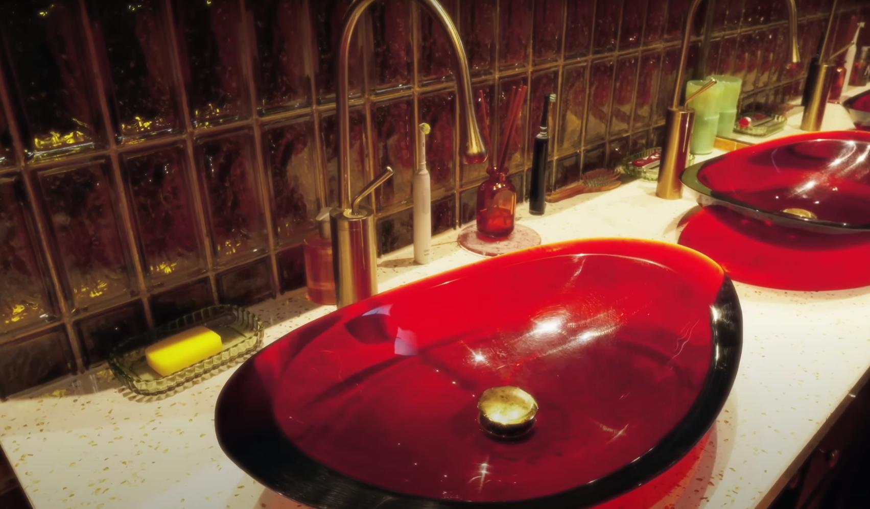 Dân mạng “khóc thuê” khi Quỳnh Anh Shyn bán penthouse 12 tỷ, giờ quay xe khi thấy cô khoe nhà mới nghệ gấp 10 lần!- Ảnh 32.