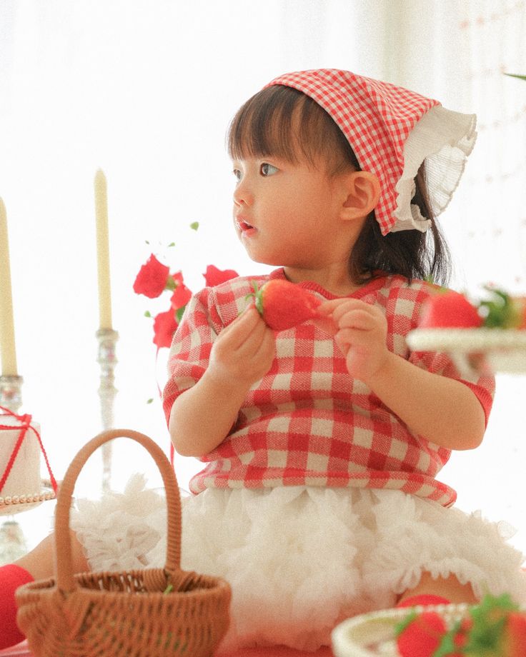 Dấu hiệu của 1 em bé là "con trời cho", đến để giúp bố mẹ vượt qua giai đoạn khó khăn- Ảnh 3.