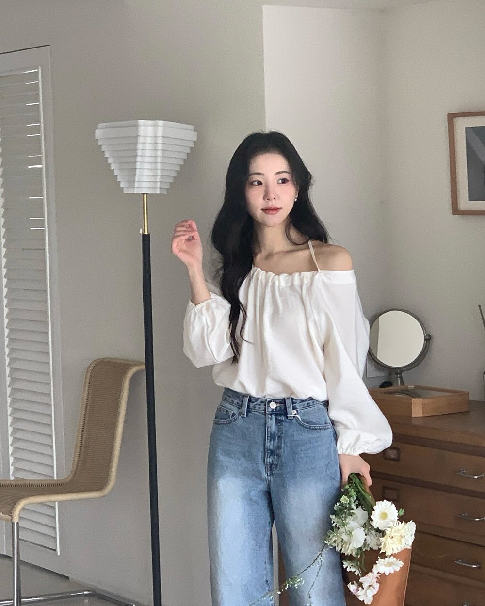 Kiểu áo sau 30 tuổi ai cũng mặc, nhưng muốn đẹp thì cần tránh 1 sai lầm- Ảnh 14.