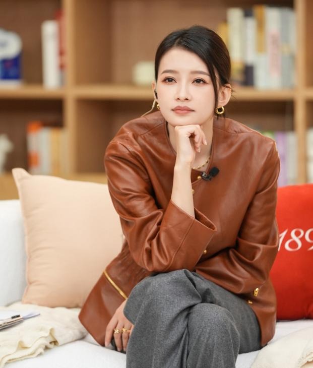 So sánh Tôn Di tuổi 32 và Thích Vy tuổi 41 liền nhận ra ngay sự 