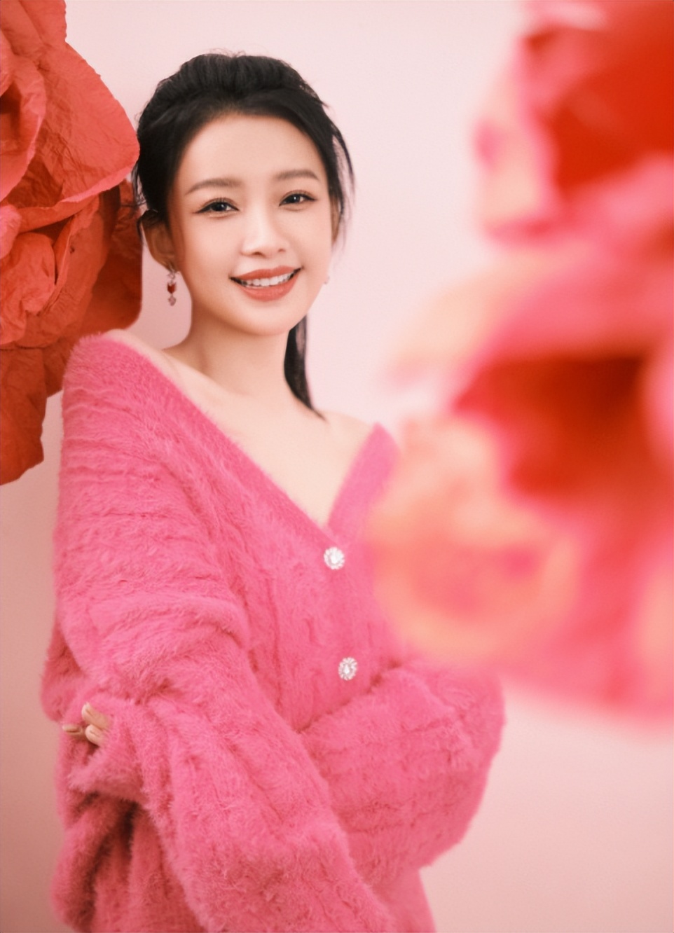 So sánh Tôn Di tuổi 32 và Thích Vy tuổi 41 liền nhận ra ngay sự 
