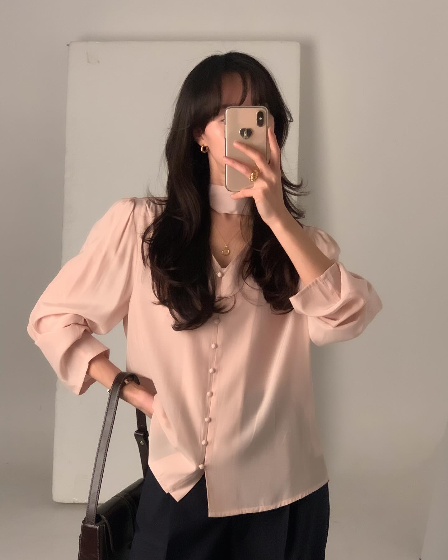 Kiểu áo sau 30 tuổi ai cũng mặc, nhưng muốn đẹp thì cần tránh 1 sai lầm- Ảnh 7.