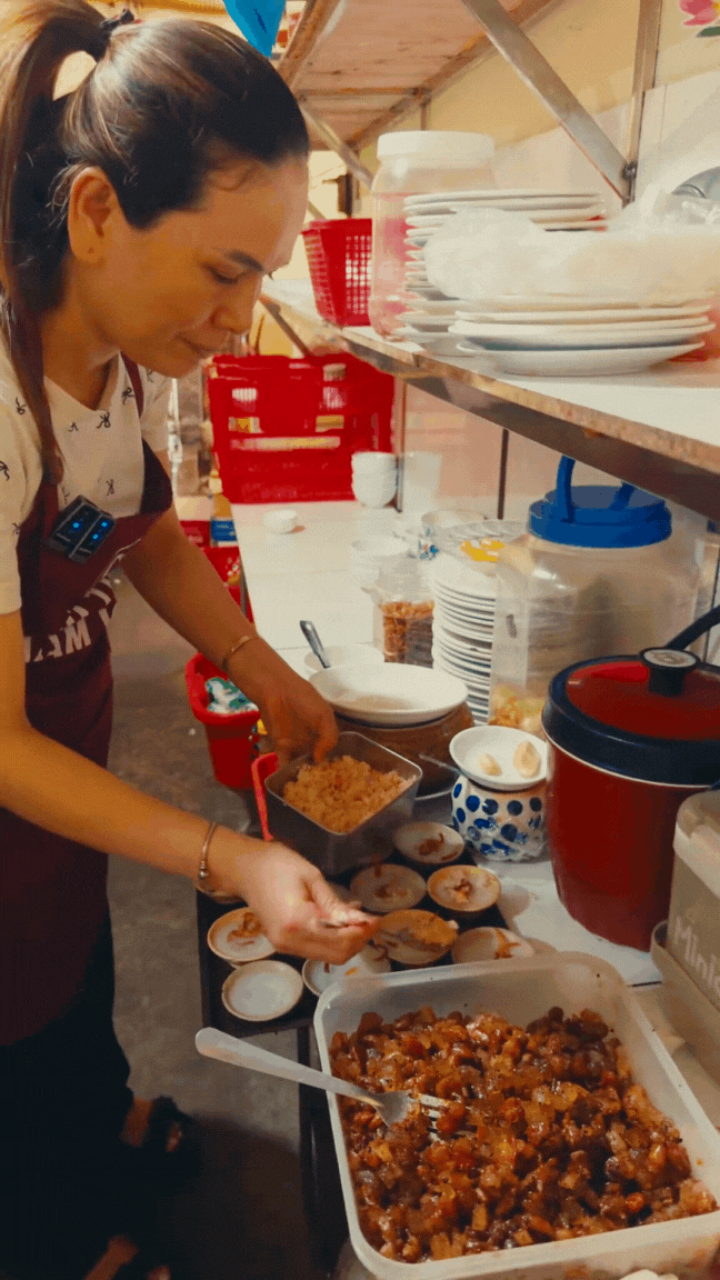Quán bánh bèo - bánh nậm - bánh lọc 30 năm tuổi chuẩn vị Huế: Du khách thấy là thèm, người xa quê bỗng nhớ quê da diết!- Ảnh 7.