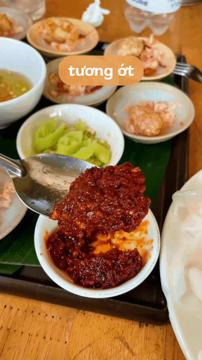 Quán bánh bèo - bánh nậm - bánh lọc 30 năm tuổi chuẩn vị Huế: Du khách thấy là thèm, người xa quê bỗng nhớ quê da diết!- Ảnh 13.