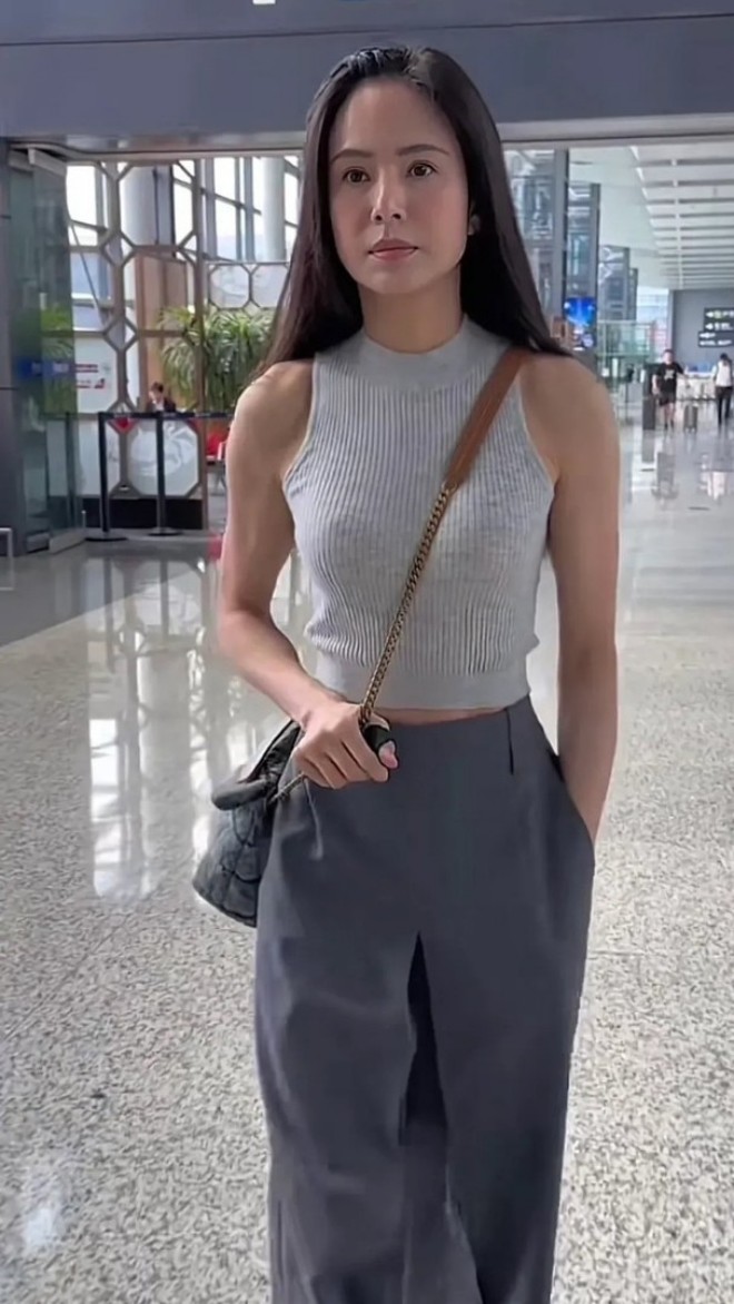 Lý Nhược Đồng tuổi 59 vẫn trẻ mãi, sau 35 năm vòng eo săn gọn hơn cả thời thiếu nữ nhờ tuân thủ 1 kiểu ăn uống: Không hề ăn kiêng!- Ảnh 4.