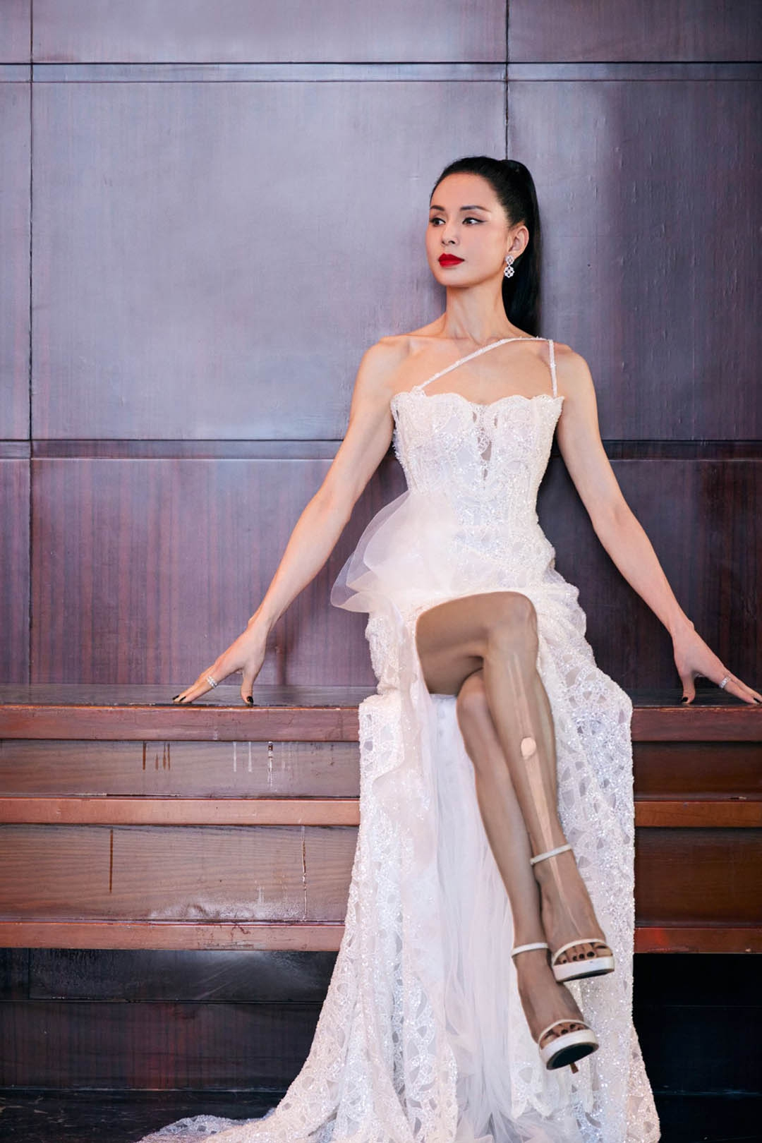 Lý Nhược Đồng tuổi 59 vẫn trẻ mãi, sau 35 năm vòng eo săn gọn hơn cả thời thiếu nữ nhờ tuân thủ 1 kiểu ăn uống: Không hề ăn kiêng!- Ảnh 5.