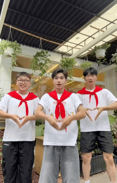 Giới trẻ sáng tạo hàng loạt trend yêu nước, nhảy múa hát ca phủ đỏ MXH càng xem càng thấy yêu!- Ảnh 1.