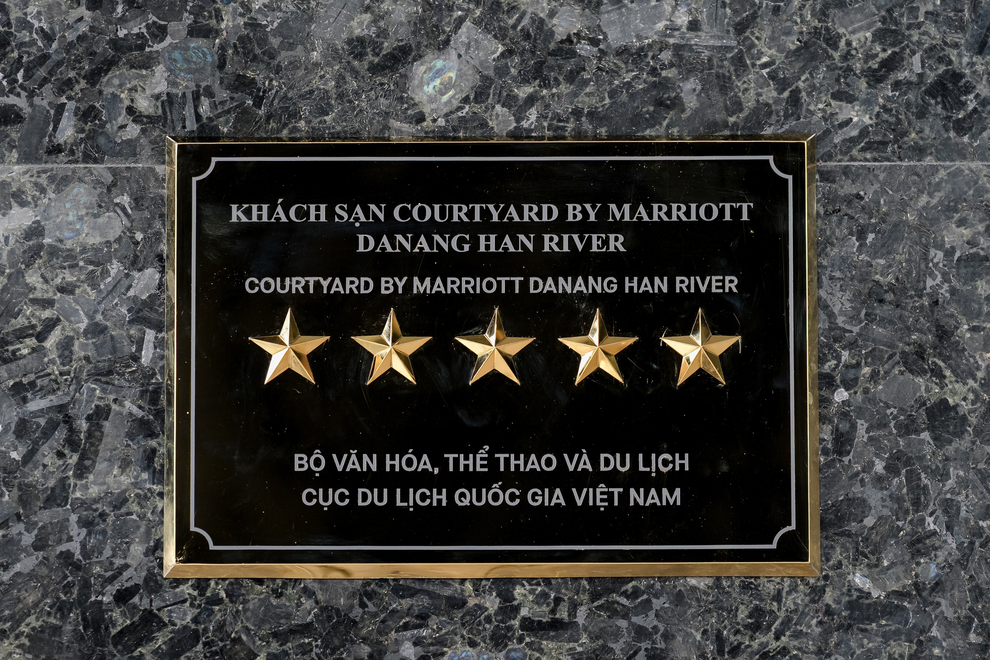 Thành phố đáng sống nhất Việt Nam vừa có thêm khách sạn đạt chuẩn 5 sao, view pháo hoa nhìn thôi là muốn đặt phòng ngay- Ảnh 3.