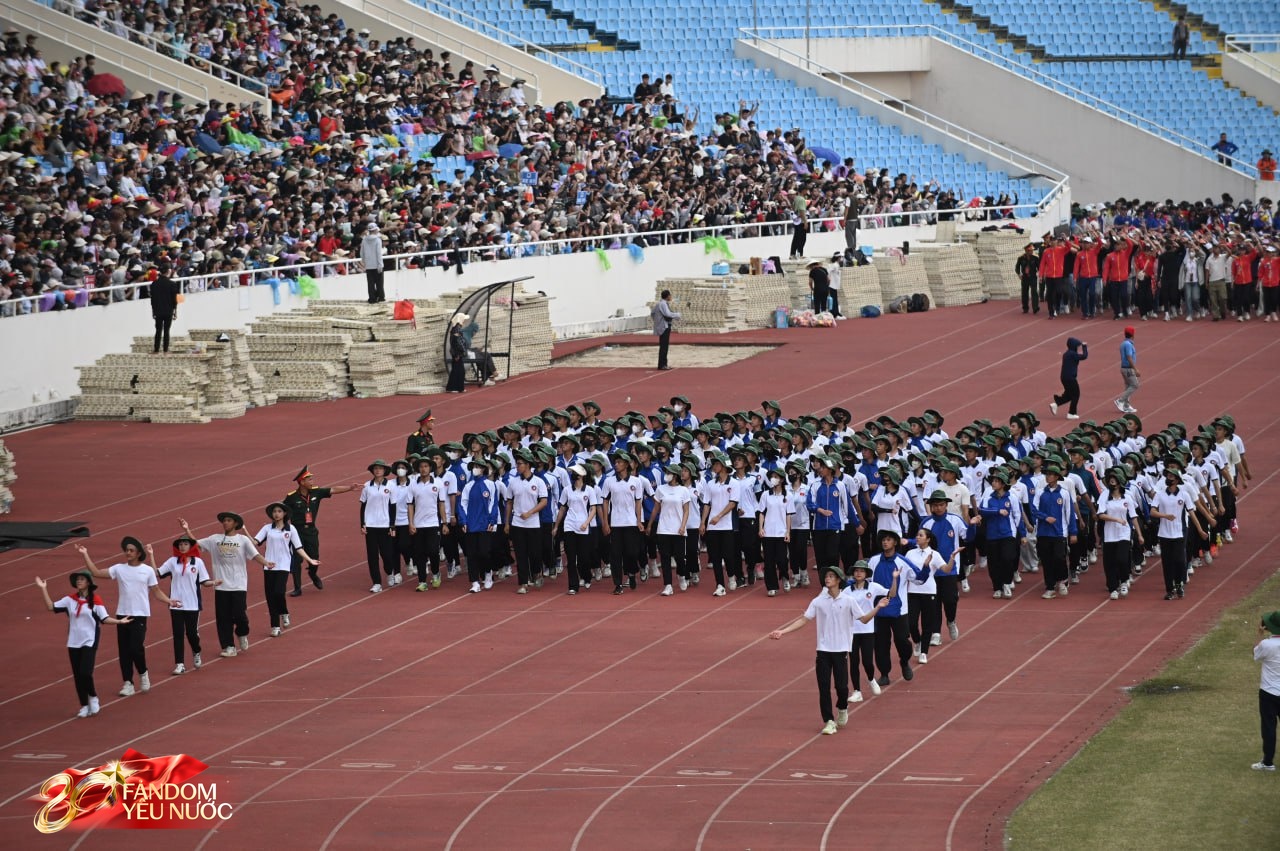 13 khối nghệ thuật, quần chúng hợp luyện diễu binh, diễu hành trên SVĐ Mỹ Đình- Ảnh 12.