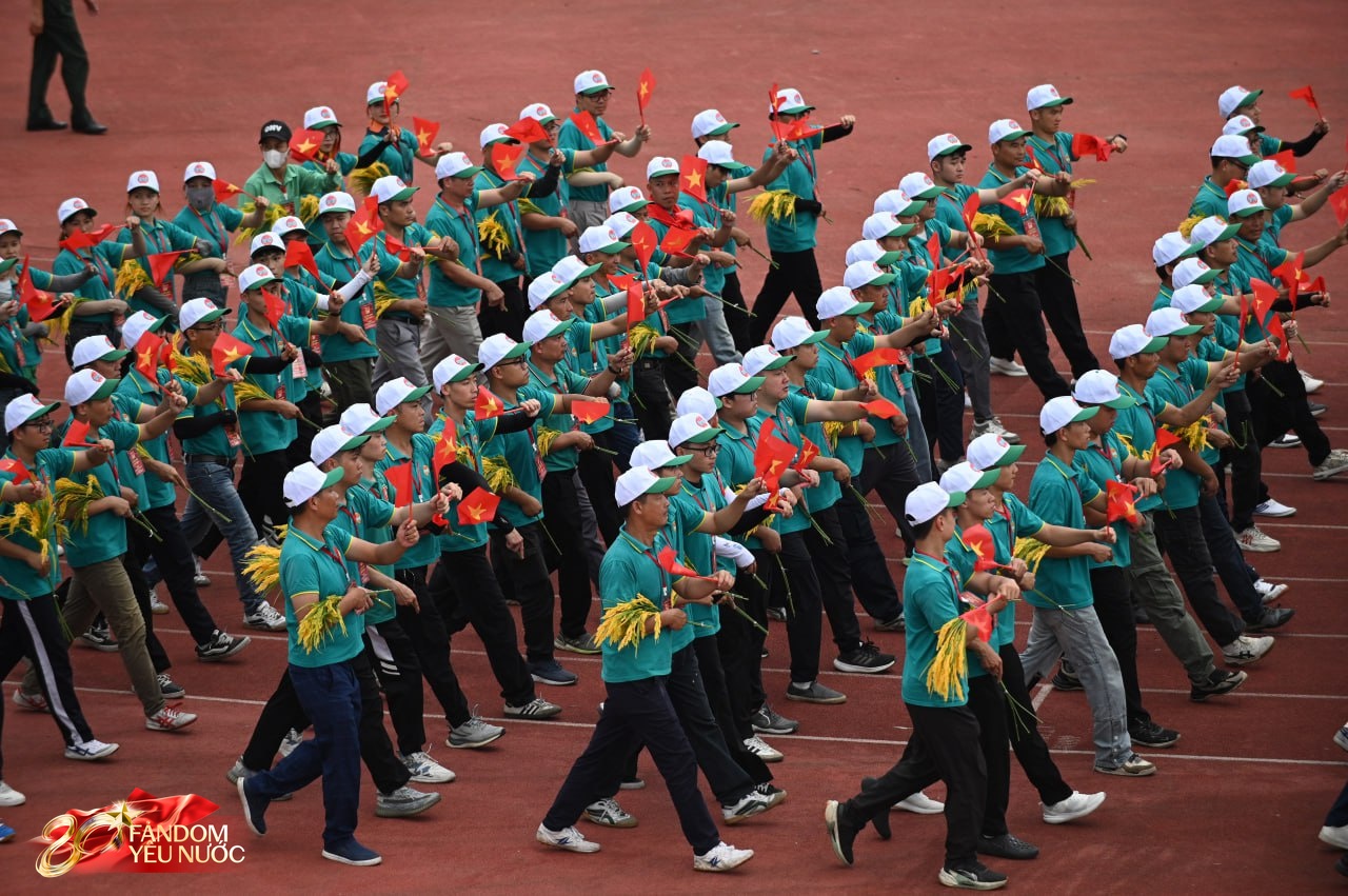 13 khối nghệ thuật, quần chúng hợp luyện diễu binh, diễu hành trên SVĐ Mỹ Đình- Ảnh 7.