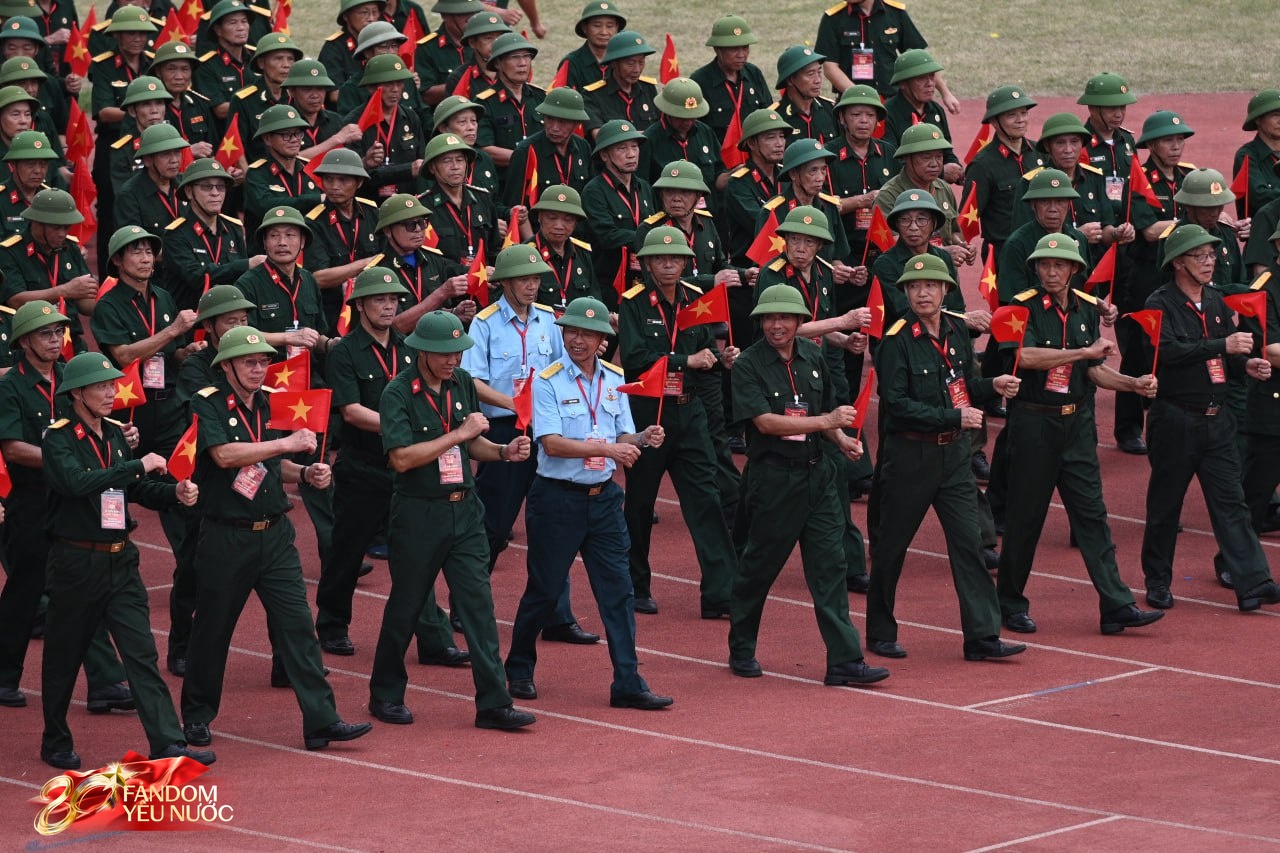 13 khối nghệ thuật, quần chúng hợp luyện diễu binh, diễu hành trên SVĐ Mỹ Đình- Ảnh 2.