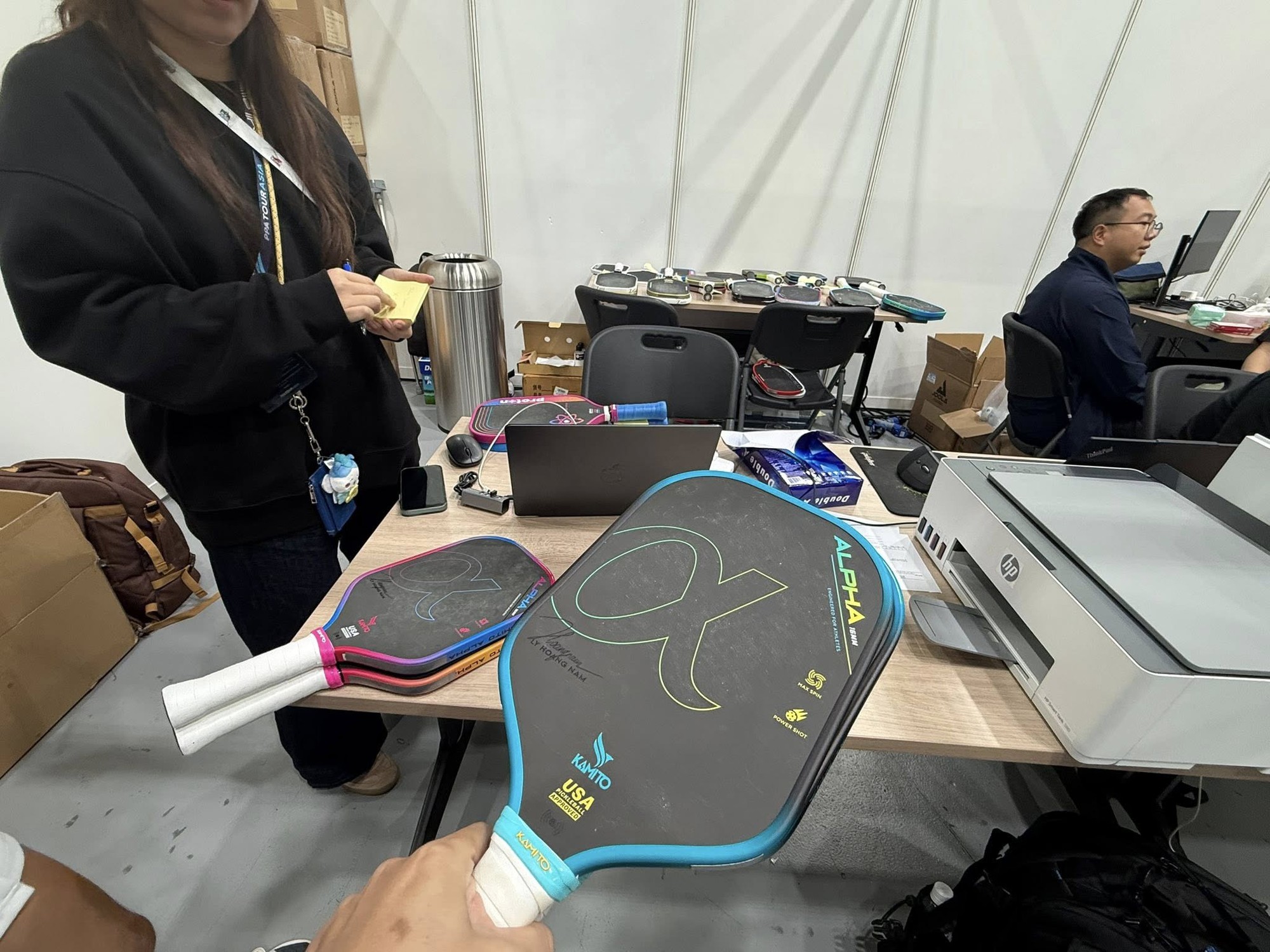 Đoàn Pickleball Việt Nam bị PPA Tour Asia thu hết vợt để làm điều này- Ảnh 3.