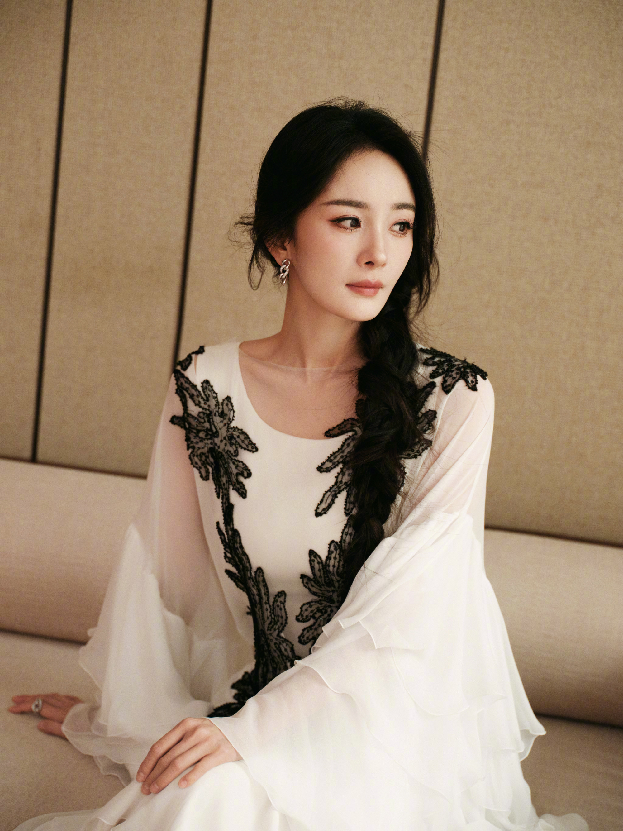 Từ cái tát ê chề đến đế chế 18.000 tỷ: Cú lội ngược dòng ngoạn mục của sao nữ đình đám- Ảnh 5.