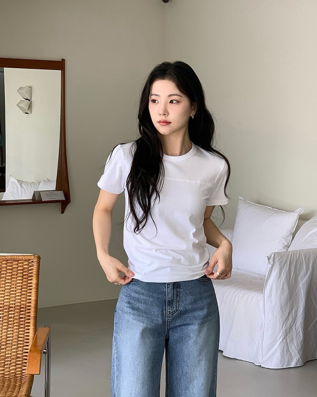 Mặc quần jeans cả tuần cũng không chán sau khi biết 10 cách phối đồ dễ ứng dụng này!- Ảnh 10.