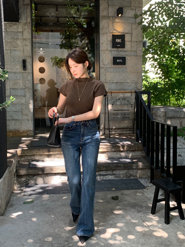 Mặc quần jeans cả tuần cũng không chán sau khi biết 10 cách phối đồ dễ ứng dụng này!- Ảnh 5.