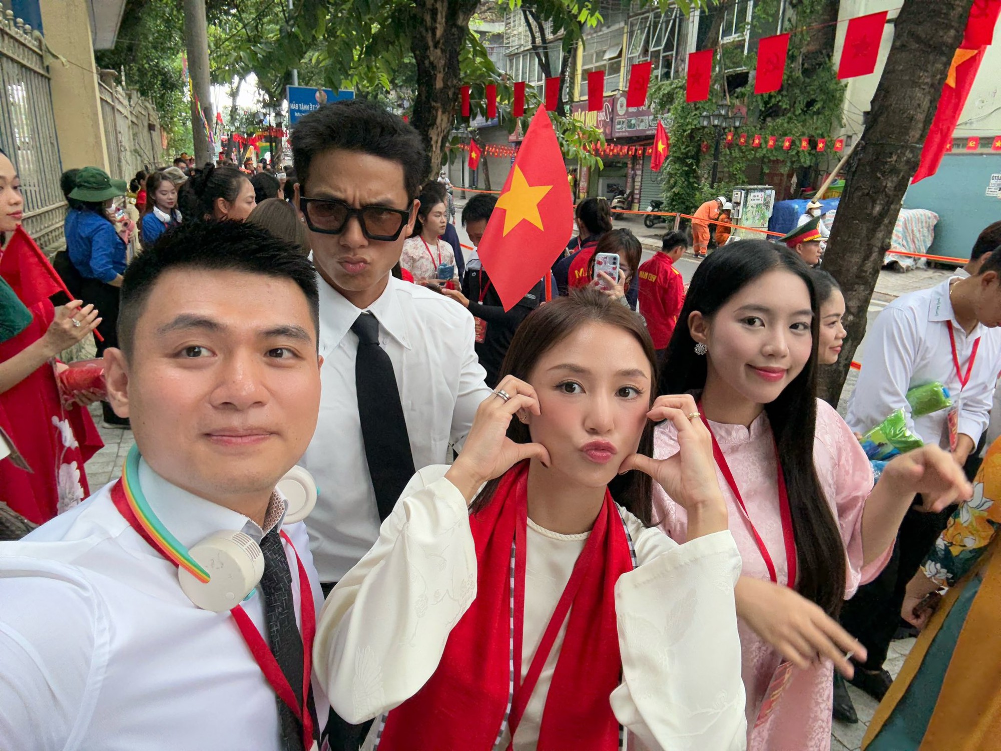 Điều đặc biệt không ngờ liên quan đến NSND Xuân Bắc - Salim - MC Khánh Vy trong buổi tổng hợp luyện diễu hành- Ảnh 3.