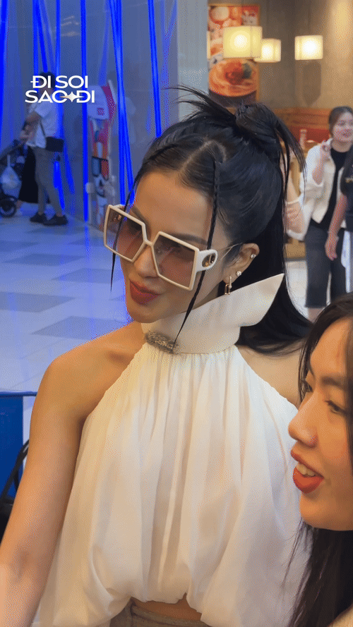 Thảm đỏ hot nhất hôm nay: Diệp Lâm Anh và tình trẻ tránh mặt nhau, 1 cặp diễn viên Vbiz bị tóm "xà nẹo" tình tứ- Ảnh 1.