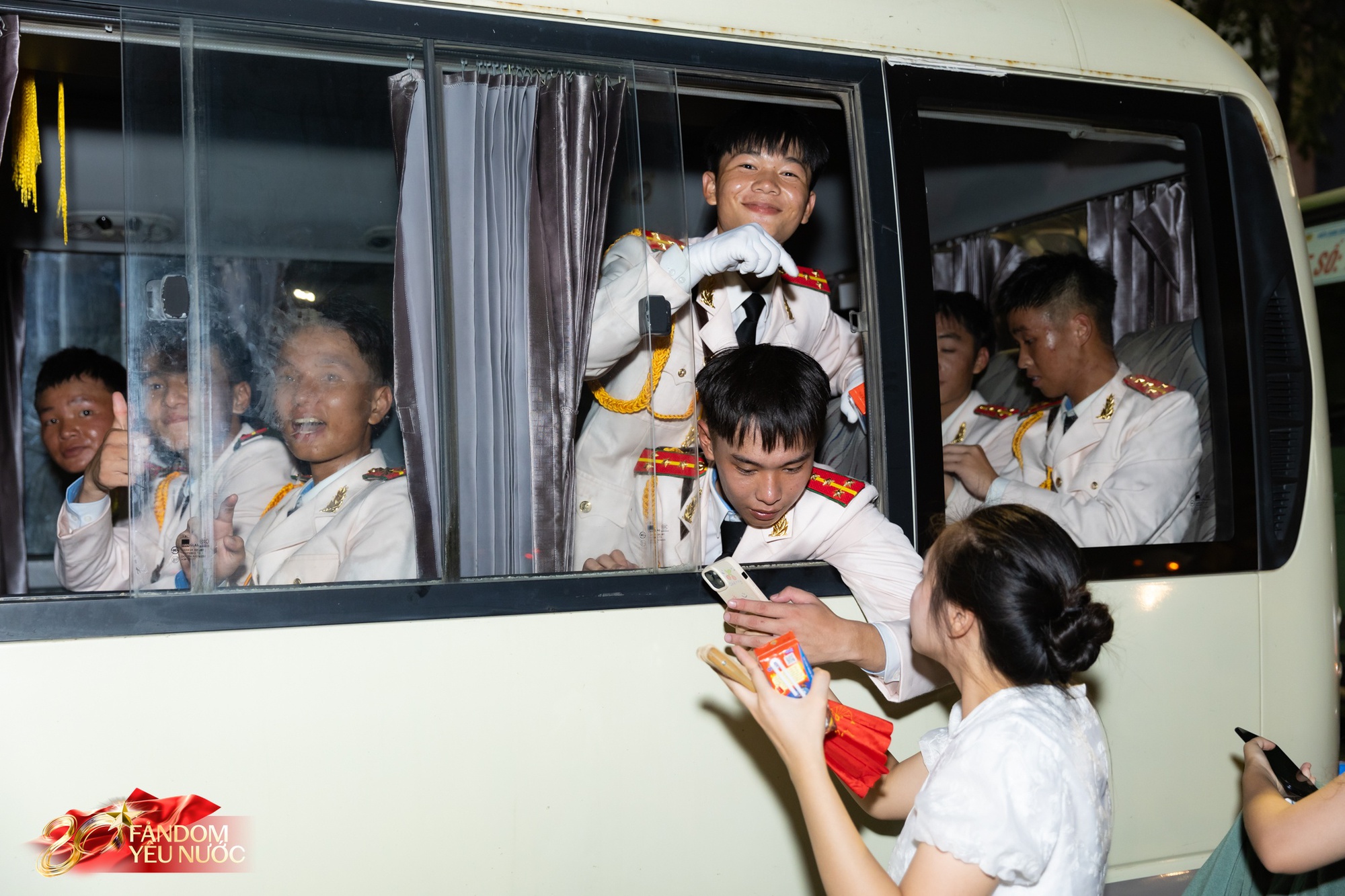 Khui được "sít rịt" cuối ngày đi đu concert Quốc gia: Size gap mà nhiều người ao ước là đây- Ảnh 9.