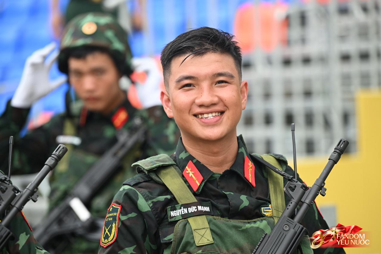 Visual căng đét của dàn chiến sĩ A80: Mướt mồ hôi vẫn toả sáng trước buổi Tổng hợp luyện đầu tiên tại Hà Nội- Ảnh 10.