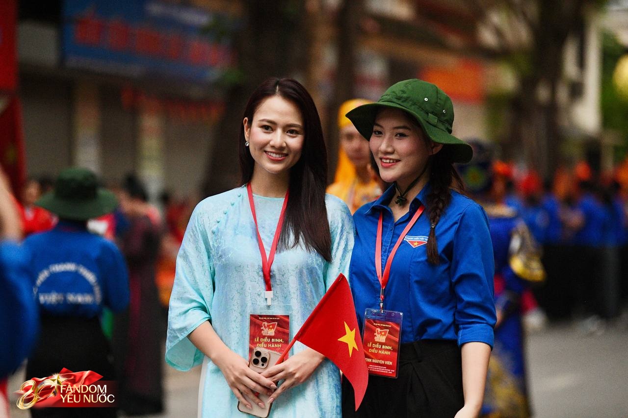 Khối nghệ sĩ lên đồ rạng rỡ ngày hợp luyện, hát Như Có Bác Trong Ngày Đại Thắng tưng bừng như trẩy hội!- Ảnh 3.