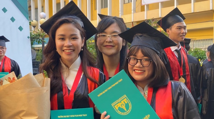 Điểm chuẩn Đại học Y khoa Phạm Ngọc Thạch tràn trên mạng, trường nói chưa chuẩn- Ảnh 1.