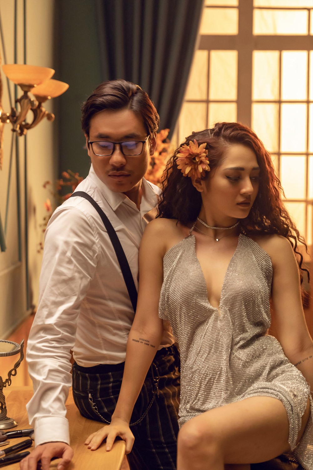 Siêu phẩm bị lãng quên của Em Xinh sexy nhất bất ngờ viral lại: Tất cả tại nam chính trăm tỷ?- Ảnh 3.