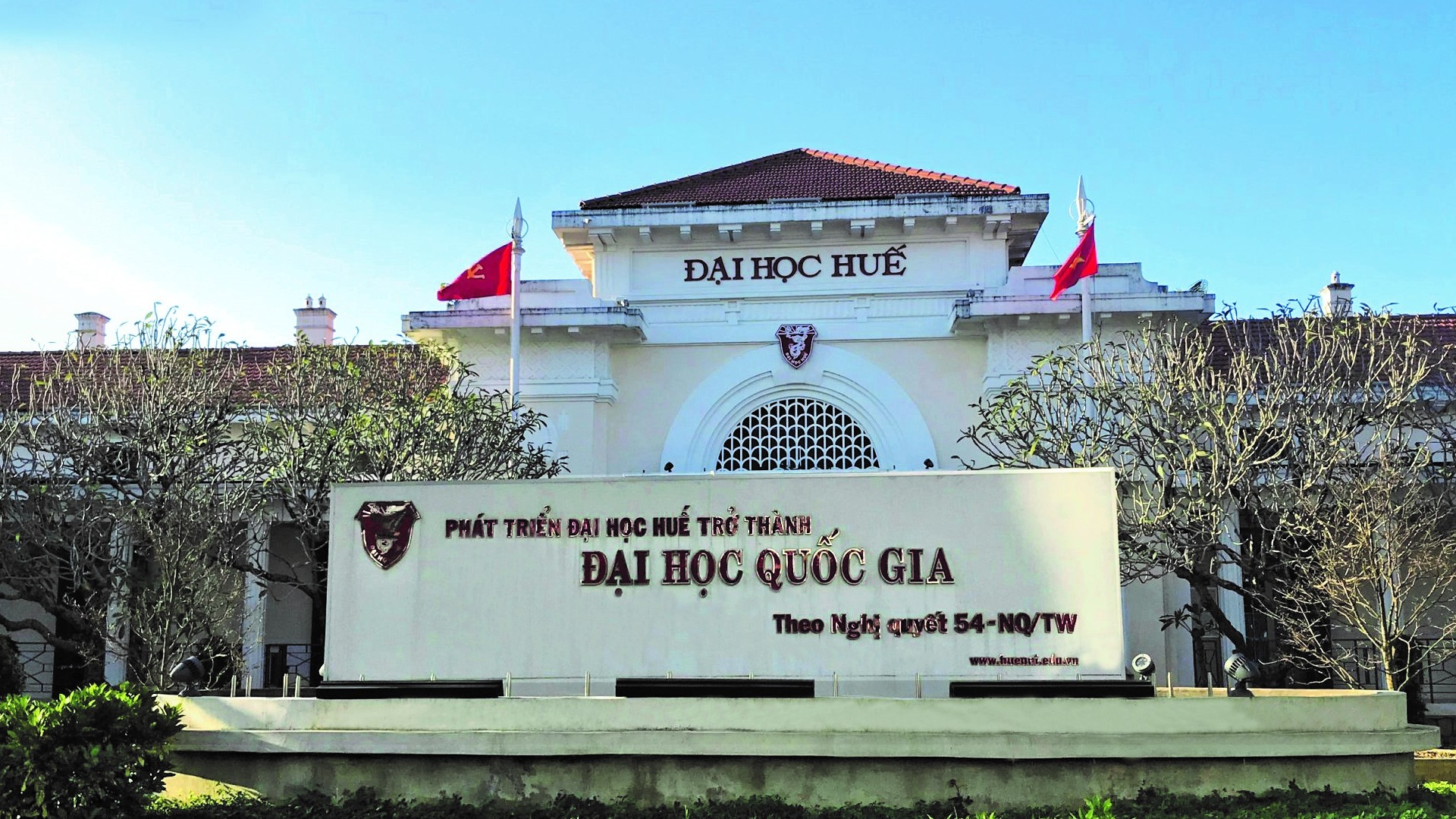 Ngành Sư phạm Tiếng Anh và Sư phạm Tiếng Trung của Đại học Huế có điểm chuẩn 30- Ảnh 1.