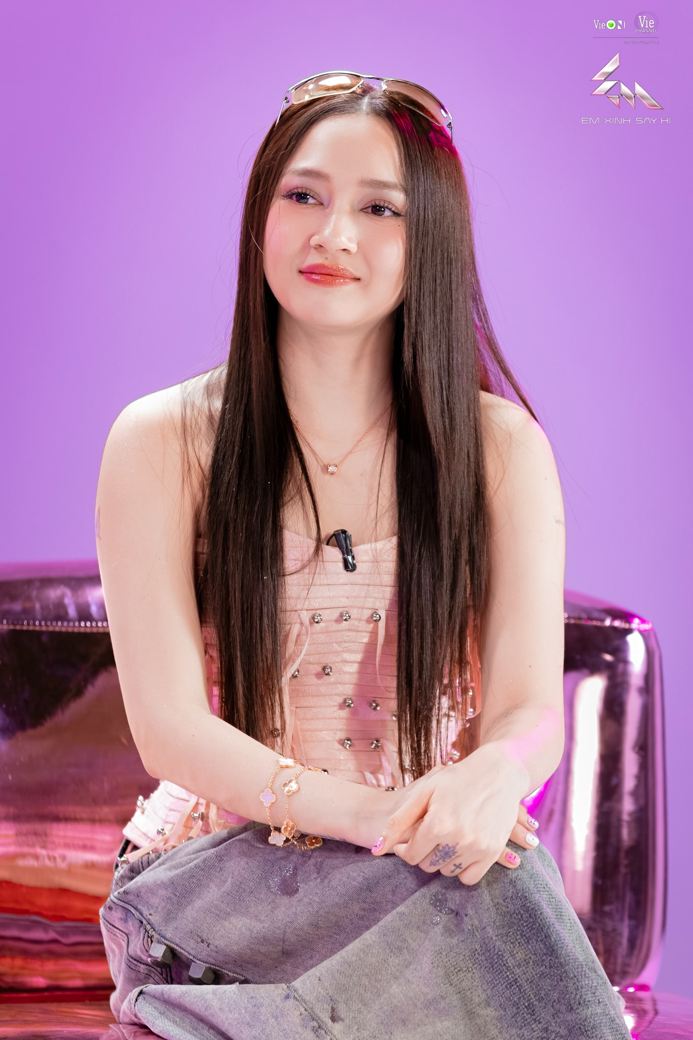 Siêu phẩm bị lãng quên của Em Xinh sexy nhất bất ngờ viral lại: Tất cả tại nam chính trăm tỷ?- Ảnh 1.