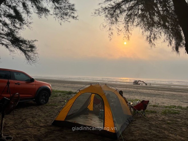 Ngoài Sầm Sơn, Thanh Hóa còn có bãi biển cách đó chỉ 40km, du khách nhận xét: Vắng, sạch hơn nhiều nơi!- Ảnh 7.