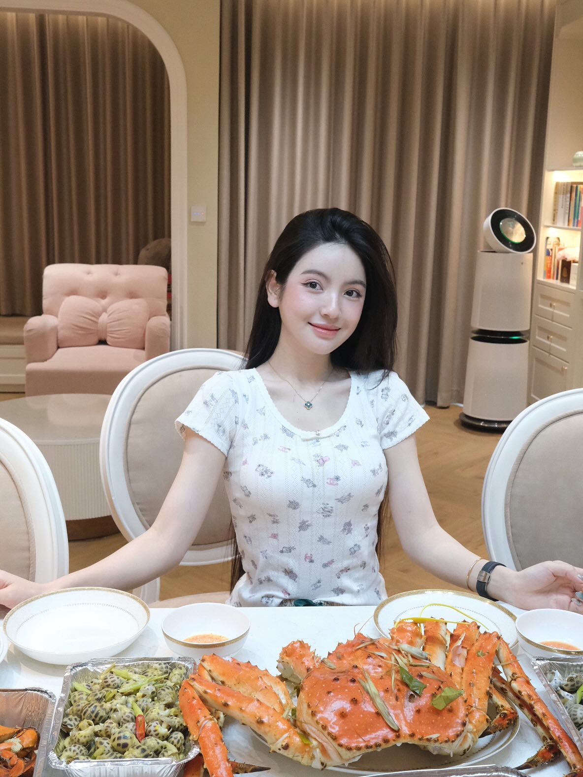 Thí sinh hot nhất Miss Grand được so với Lưu Diệc Phi, Hương Liên và Chu Thanh Huyền- Ảnh 9.