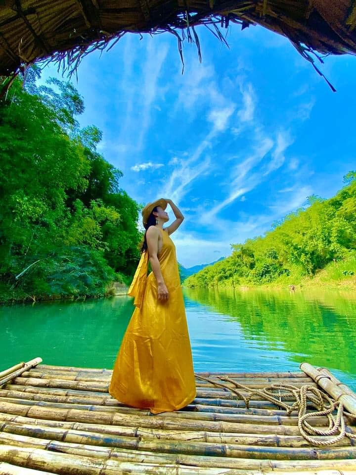 Không phải Sa Pa hay Mù Cang Chải, khung ảnh ruộng bậc thang đẹp như tranh này đang cực hot: Cung đường chữ S rực rỡ cờ đỏ sao vàng, thỏa mãn cả khách đi chill lẫn trekking khám phá- Ảnh 6.
