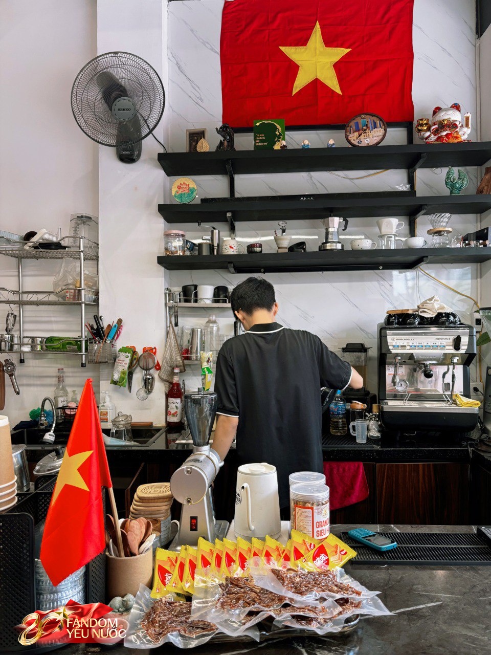 Chủ quán cà phê có view xem diễu binh đẹp nhất Hà Nội: "Chỉ 60 khách may mắn đặt được bàn, kín lịch suốt 2 tháng nay"- Ảnh 8.