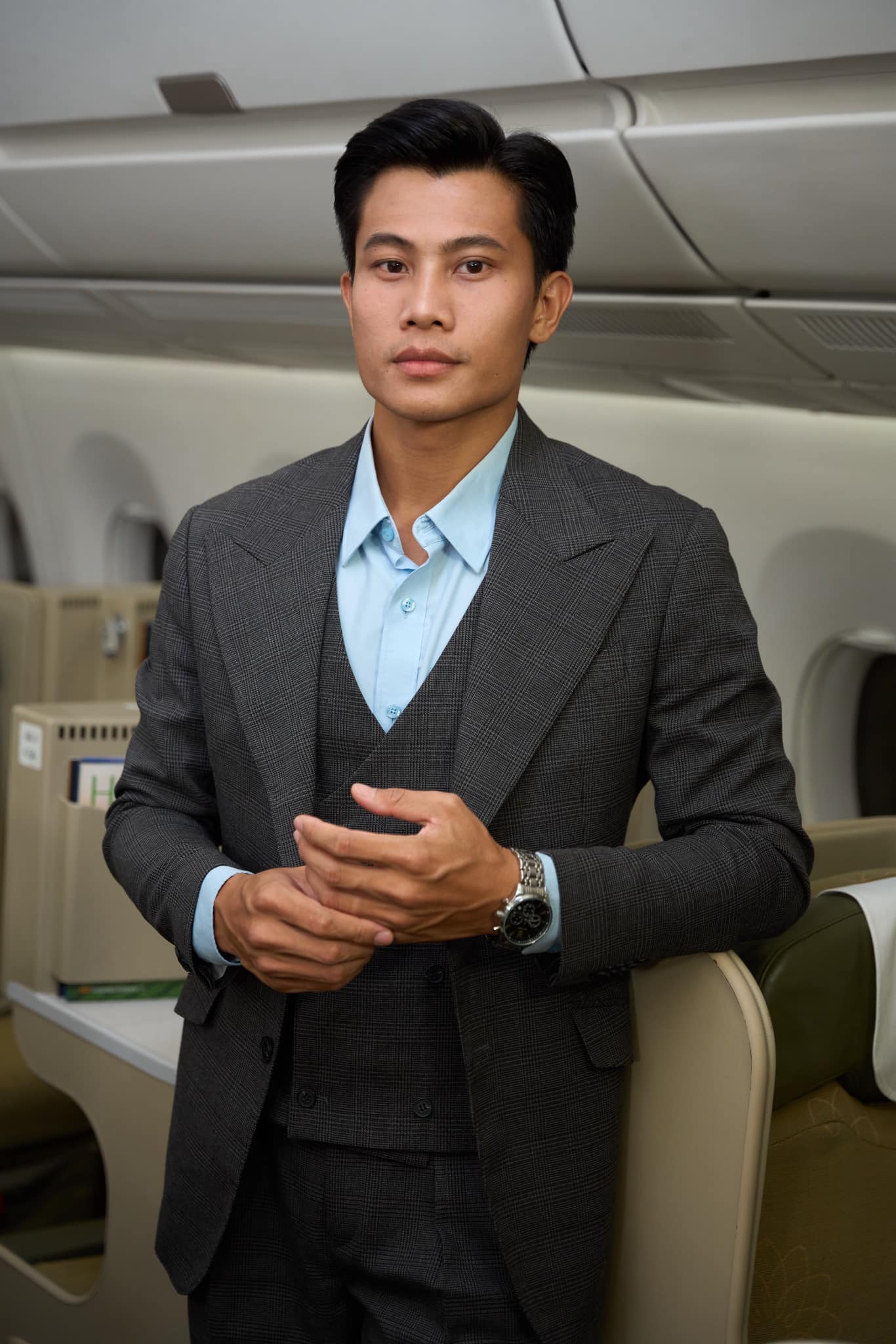 Màn huỷ dung sốc nhất Mưa Đỏ: Ngoài đời là cực phẩm nam thần, lên phim đầu chi chít sẹo nhìn mà choáng- Ảnh 6.