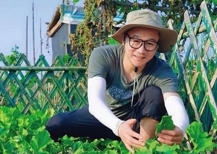 Tài tử Thiên Long Bát Bộ đánh mất hào quang vì ma túy, giờ về quê làm shipper- Ảnh 4. Tài tử Thiên Long Bát Bộ đánh mất hào quang vì ma túy, giờ về quê làm shipper- Ảnh 4.
