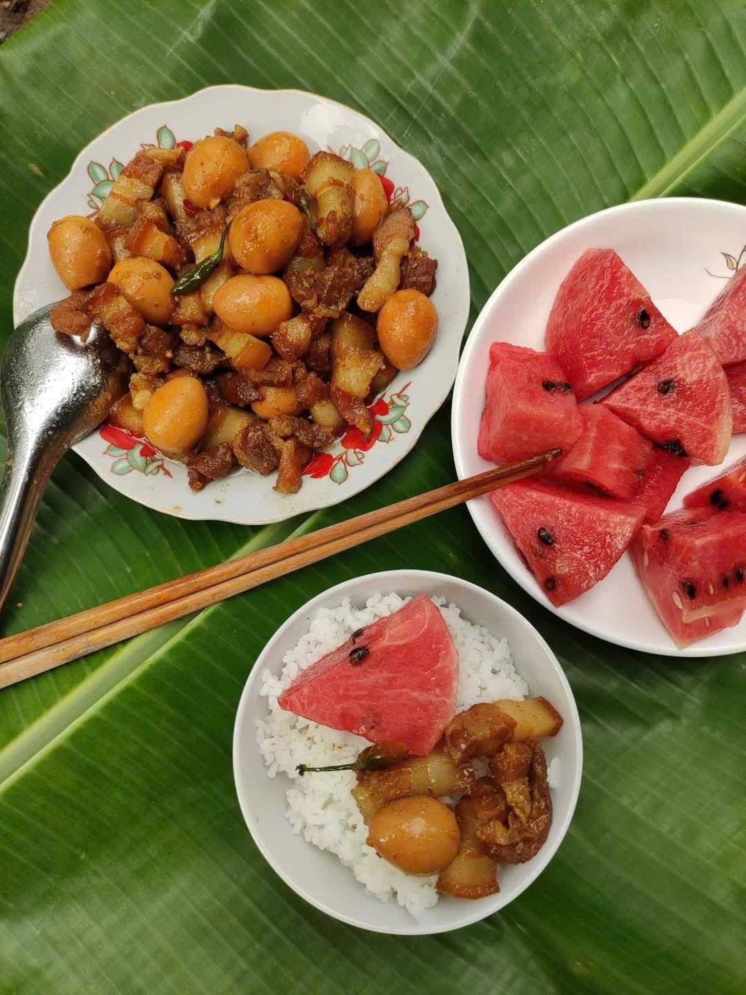 "Chuối ăn với mỡ heo, cơm chan nước dừa", những mâm cơm trái cây của miền Tây thật biết khiến người khác phải hết hồn- Ảnh 3.