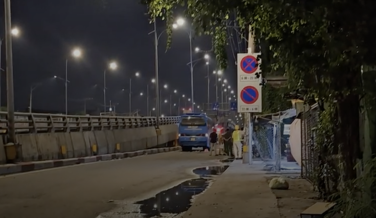TP HCM: Điều tra vụ tai nạn khiến một bé 2 tuổi tử vong trong cơn mưa- Ảnh 1. TP HCM: Điều tra vụ tai nạn khiến một bé 2 tuổi tử vong trong cơn mưa- Ảnh 1.