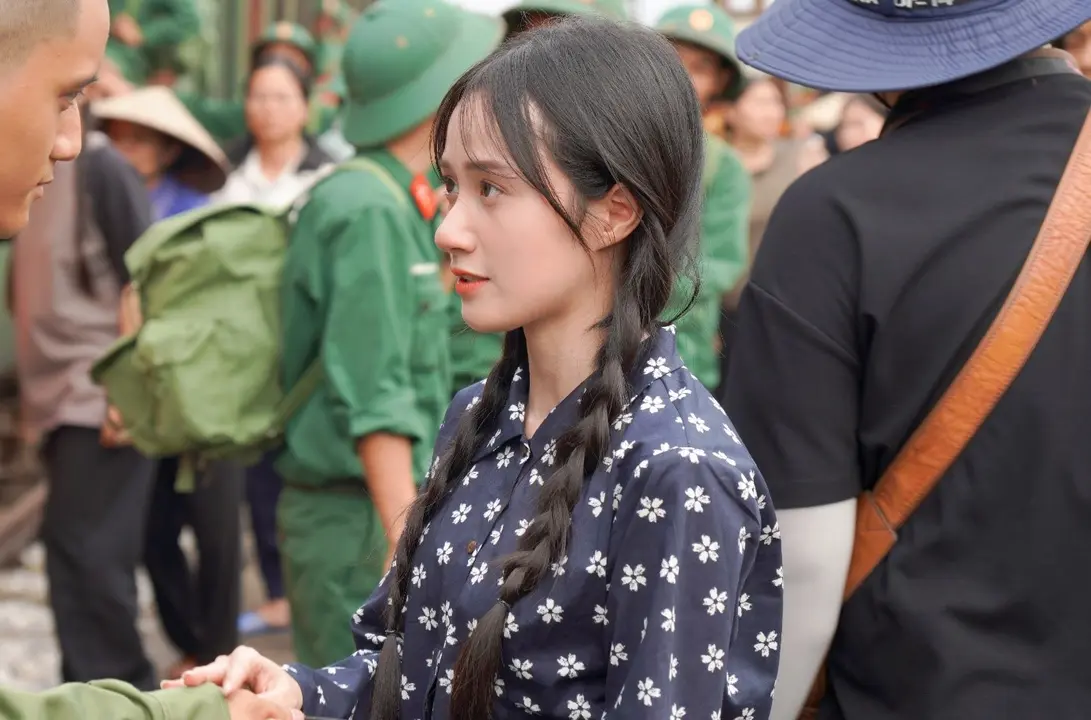 Mỹ nhân xinh nhất Mưa Đỏ: Ngoài đời là “vợ quốc dân” có 17 triệu fan, làm gì cũng tạo trend hot- Ảnh 2. Mỹ nhân xinh nhất Mưa Đỏ: Ngoài đời là “vợ quốc dân” có 17 triệu fan, làm gì cũng tạo trend hot- Ảnh 2.