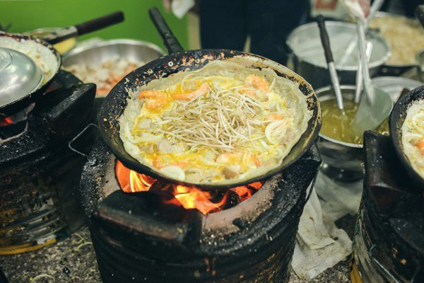 Món bánh đặc sản Việt lên đài Hàn Quốc: Du khách nhận xét "Giờ tôi đã hiểu vì sao nó lại được yêu thích!"- Ảnh 4.